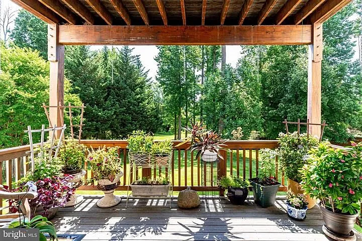 5 bed, 4.5 bath, 7177 sqft, $6,500 — Photo 4