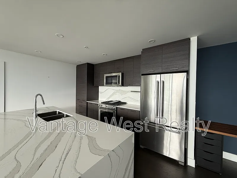2 bed, 2.0 bath, $2,800 — Photo 3