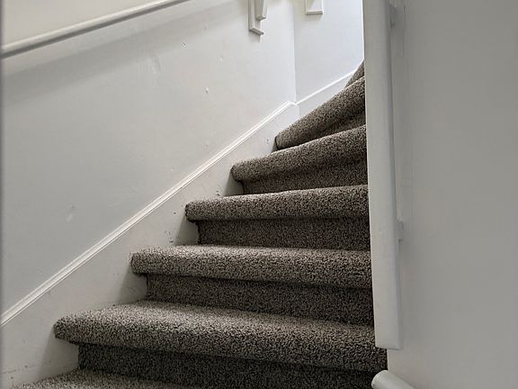 5th image of 19 Hill Ave #19