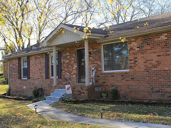 3rd image of 105 Cornelia Dr