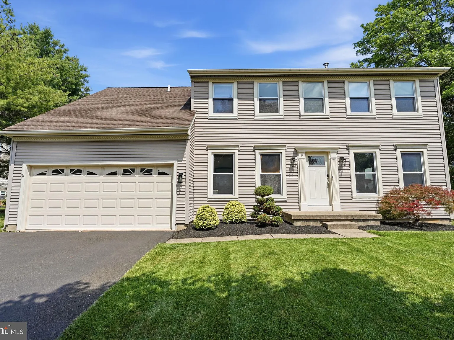 4 bed, 2.5 bath, 3479 sqft, $4,800 — Photo 1