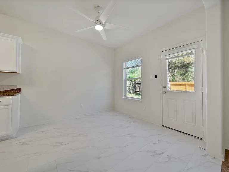 305 Crooked Pine Ct — Photo 13