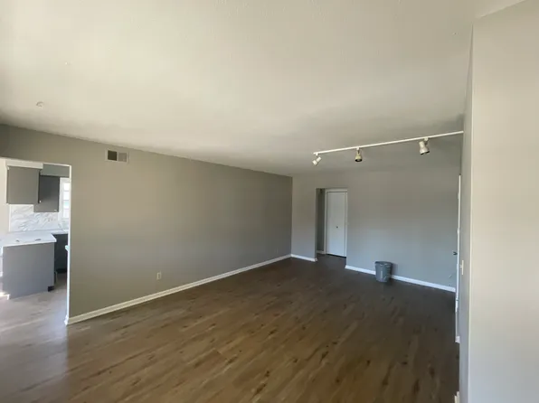 4680 Polk St APT 4, Omaha, NE 68117