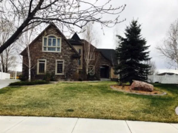 2124 Autumn Ln, Idaho Falls, ID 83404