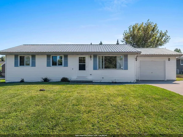 120 Baake St, Hortonville, WI 54944
