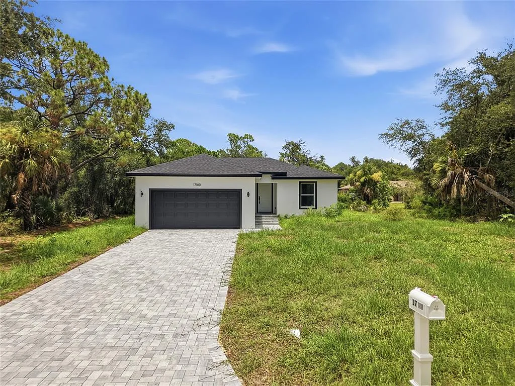 3 bed, 2.0 bath, 1270 sqft, $2,200 — Photo 4