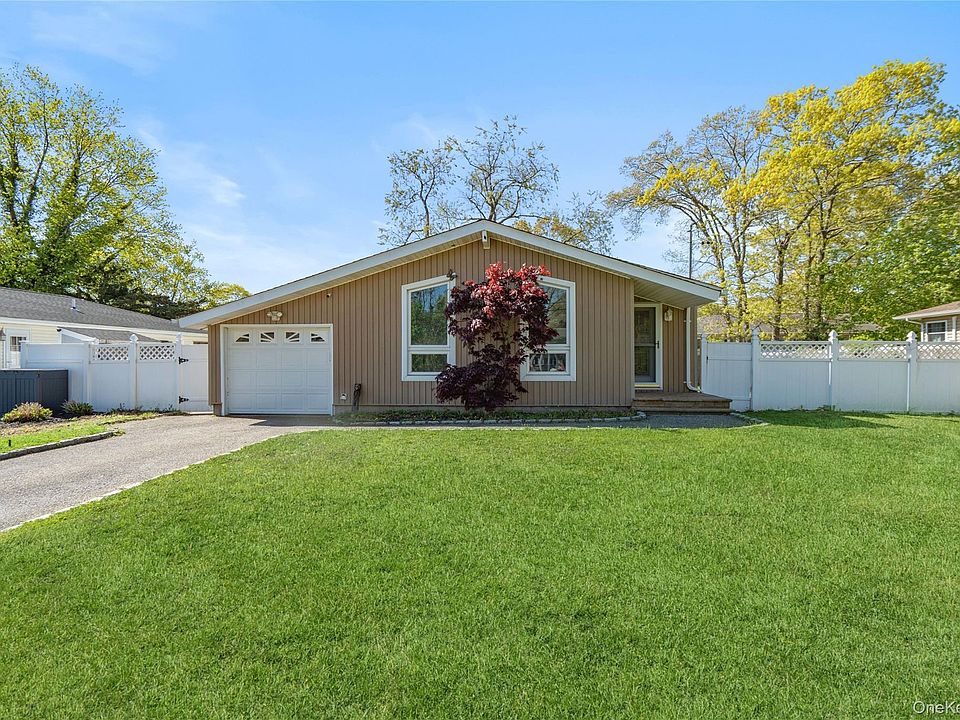 1st image of 82 Robinwood Drive