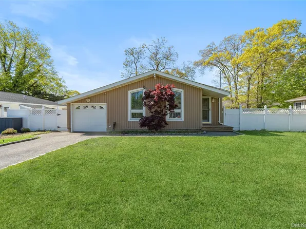 82 Robinwood Drive, Mastic Beach, NY 11951