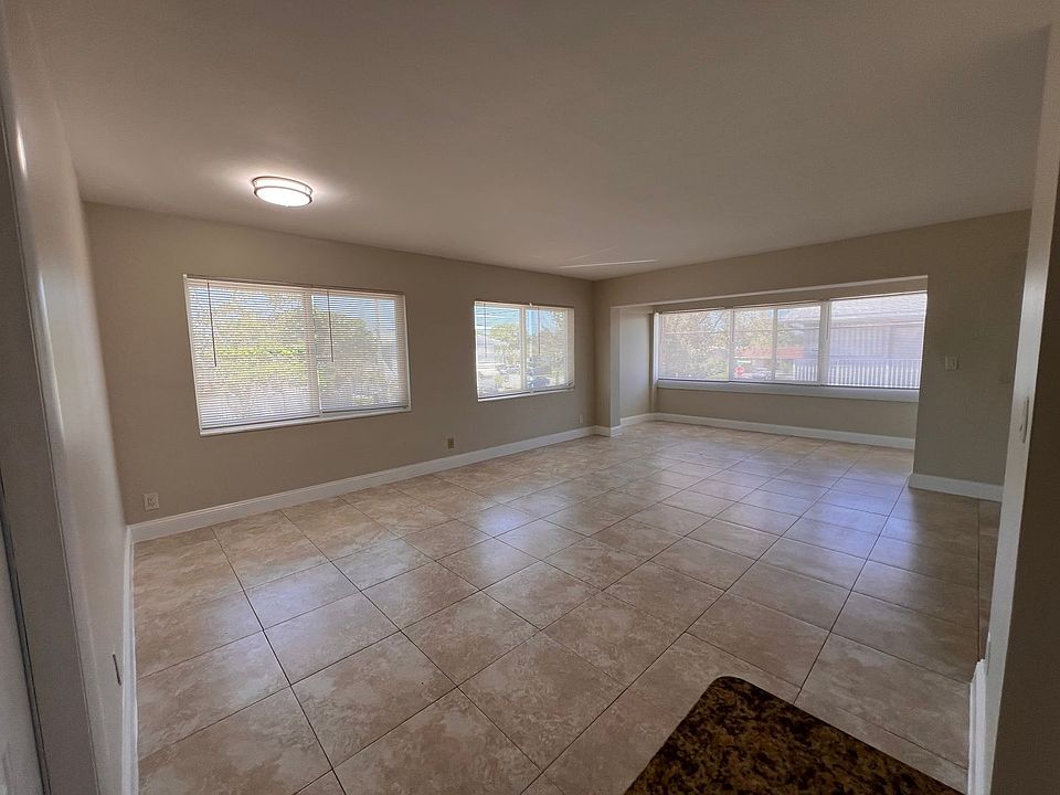 1st image of 2101 NE 51st St APT 14