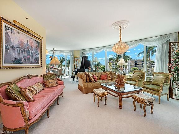 4th image of 3971 Gulf Shore Blvd N