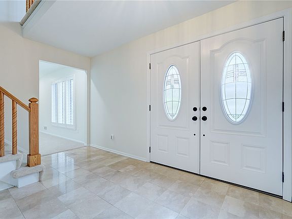 4th image of 399 French Rd