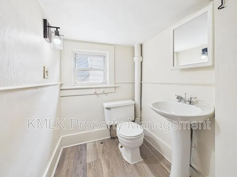 183 N Union St — Photo 31