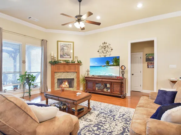 14471 Garnet Dr, Gonzales, LA 70737