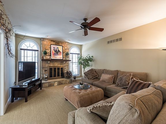 4th image of 5 Westover Dr