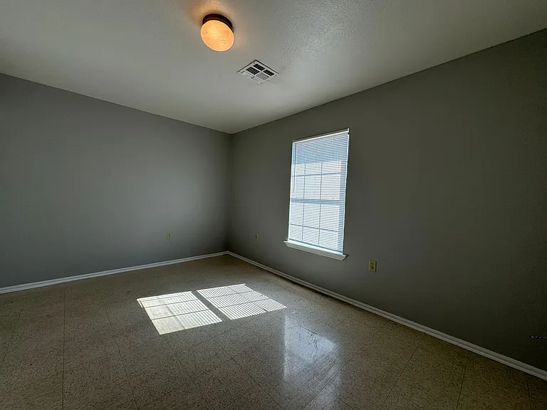 1801 SW C Ave #B — Photo 4