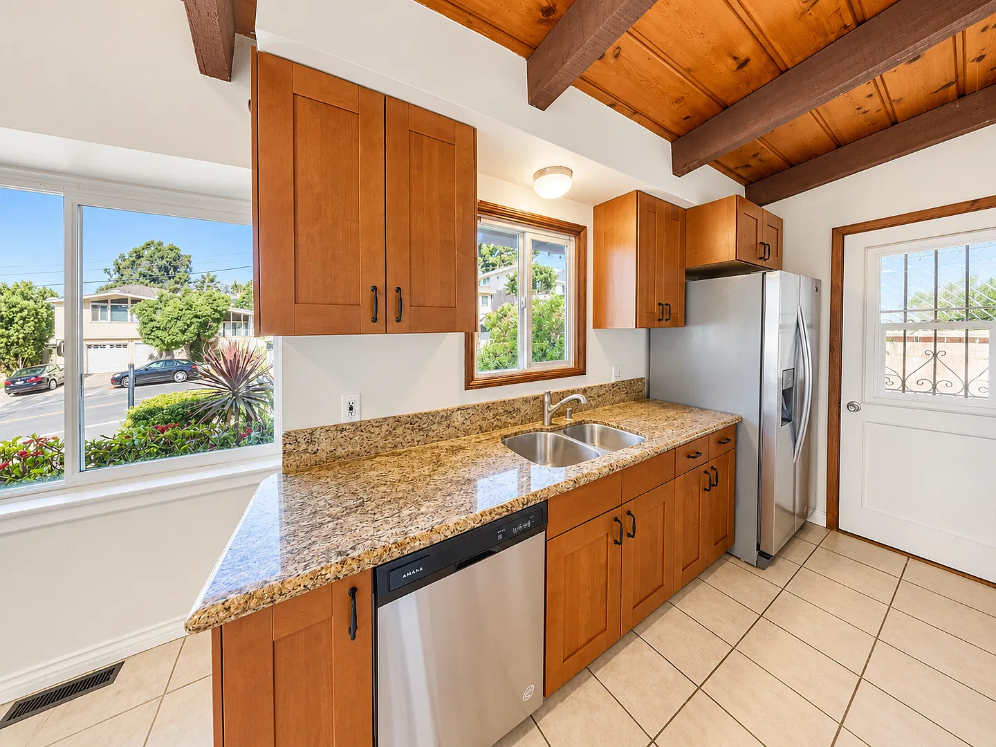 5 Rooms (4BD + Large "Den"), Covered Patio! — Photo 3