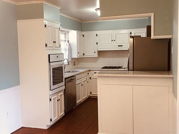 2nd image of 2141 Fremont Dr