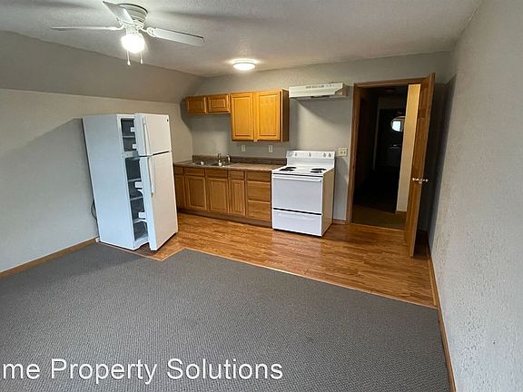 3rd image of 523 University Ave #4