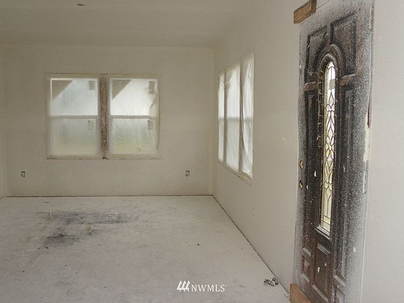4th image of 437 Arcadia Avenue