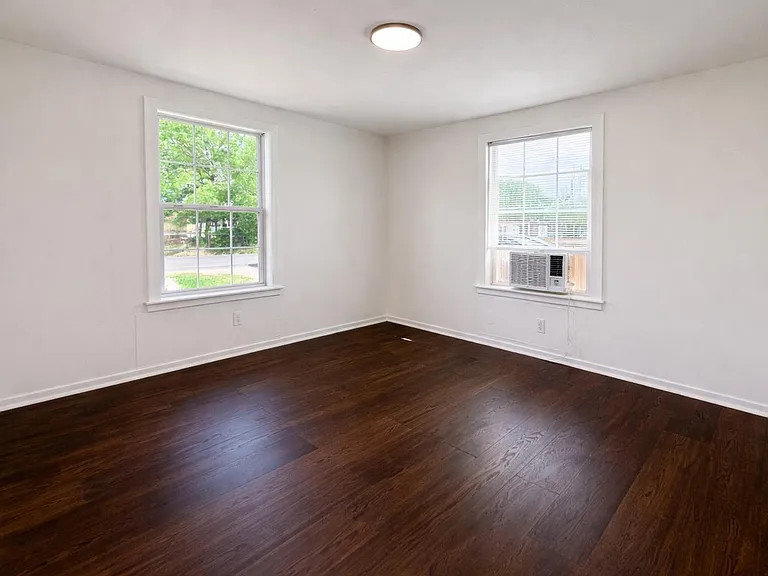 209 W Alfred St — Photo 6