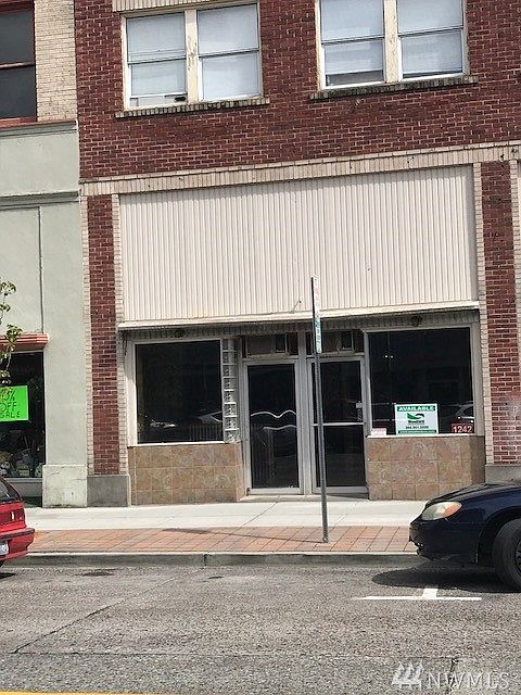 2nd image of 1242 Commerce Ave