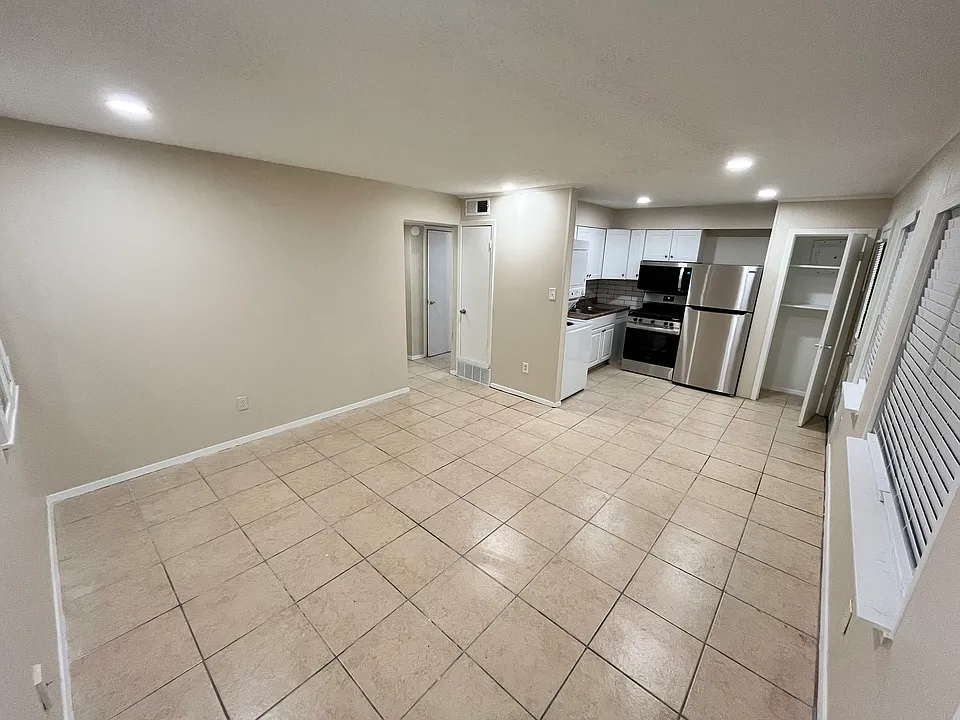 853 Faxon Ave #1