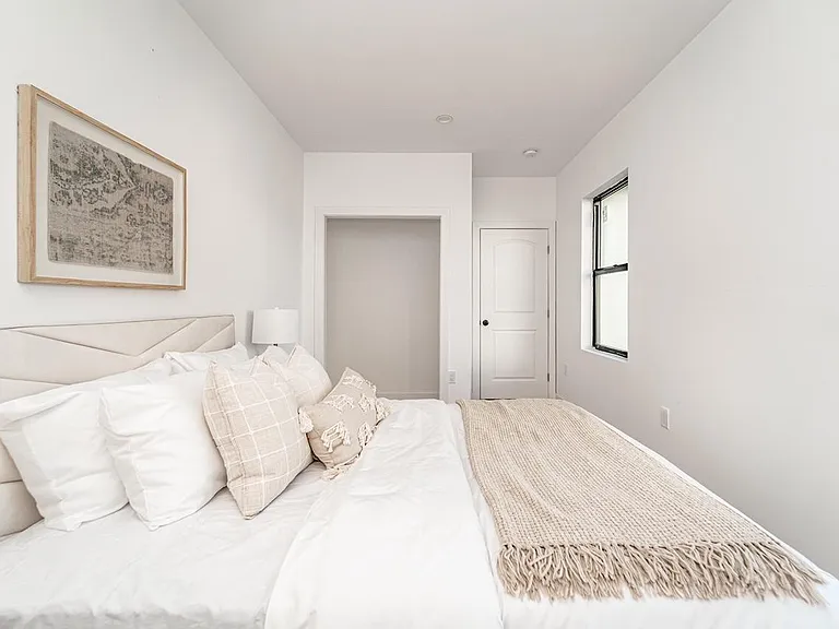 3015 1/2 Hillcrest Dr — Photo 14
