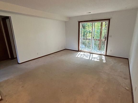 2nd image of 630 N 9th St APT 15