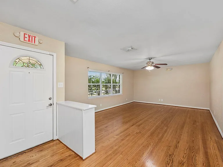8303 Wilson St — Photo 4