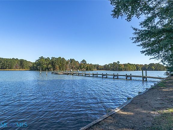 3rd image of 585 Whitehall Rd