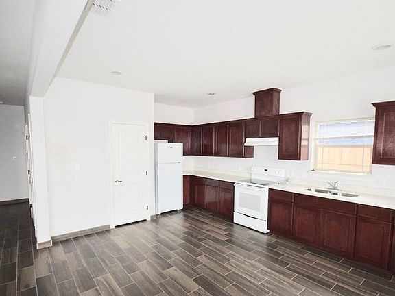 3rd image of 207 Fig Dr
