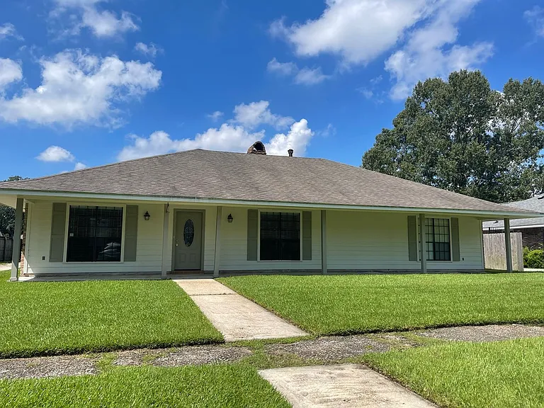 5016 Five Forks Dr — Photo 1