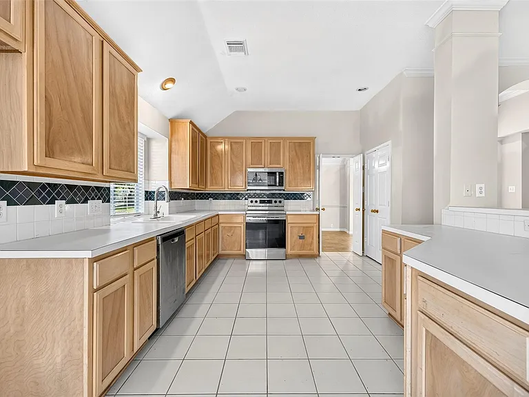5814 Eldridge Glen Dr — Photo 8