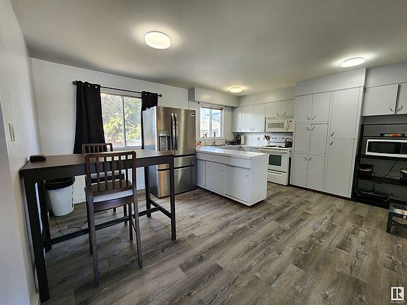 4th image of 4108 52nd St