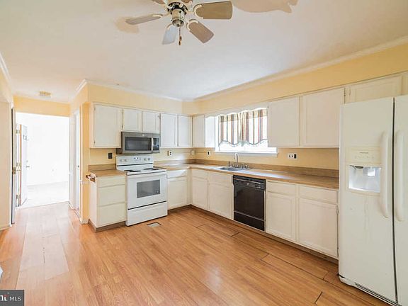 3rd image of 5 Westbrite Ct