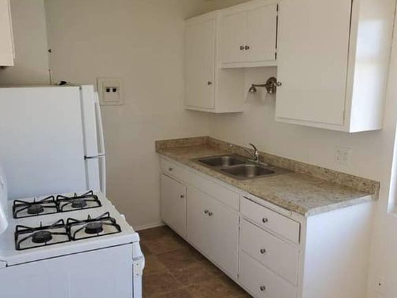 3rd image of 8833 Mission Dr APT 19