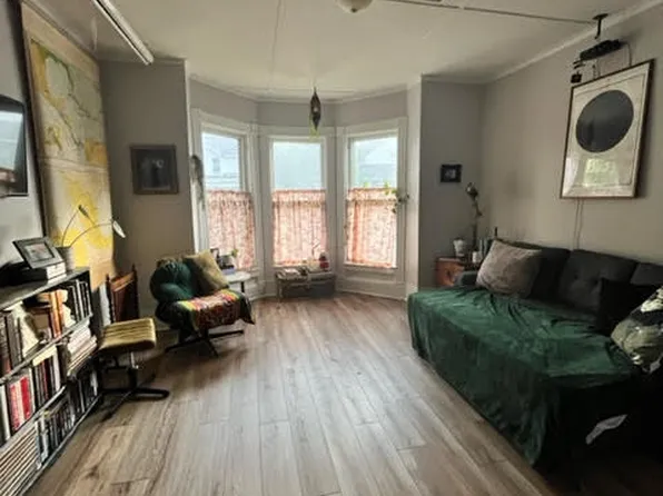 31 Eaton St, Hamilton, NY