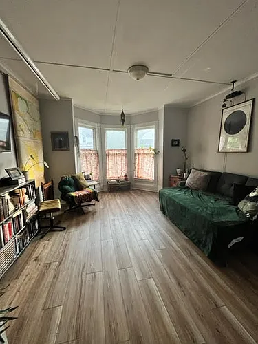 31 Eaton St Photo 1