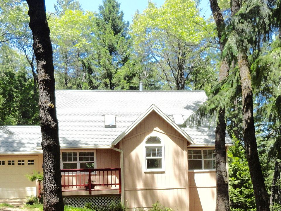 1st image of 220 Pine Cove Dr