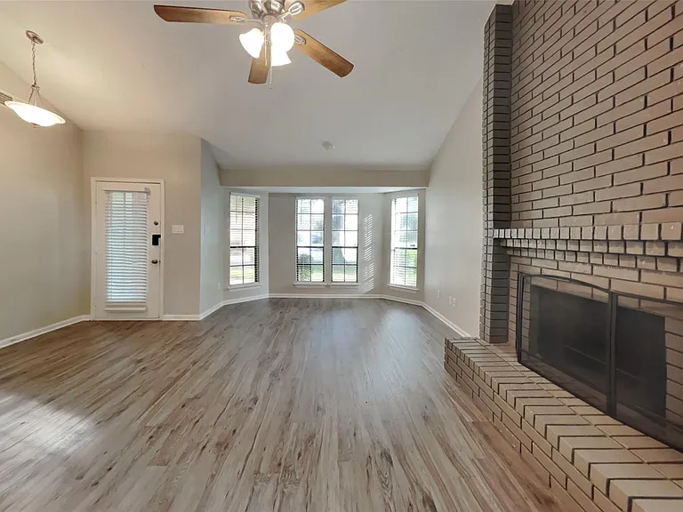 8022 Pine Falls Dr — Photo 3