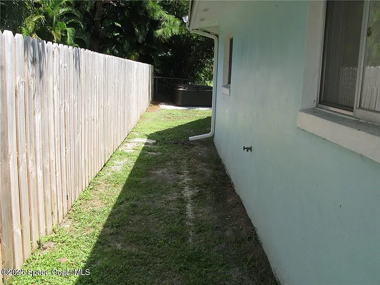 3700 Bay St — Photo 33