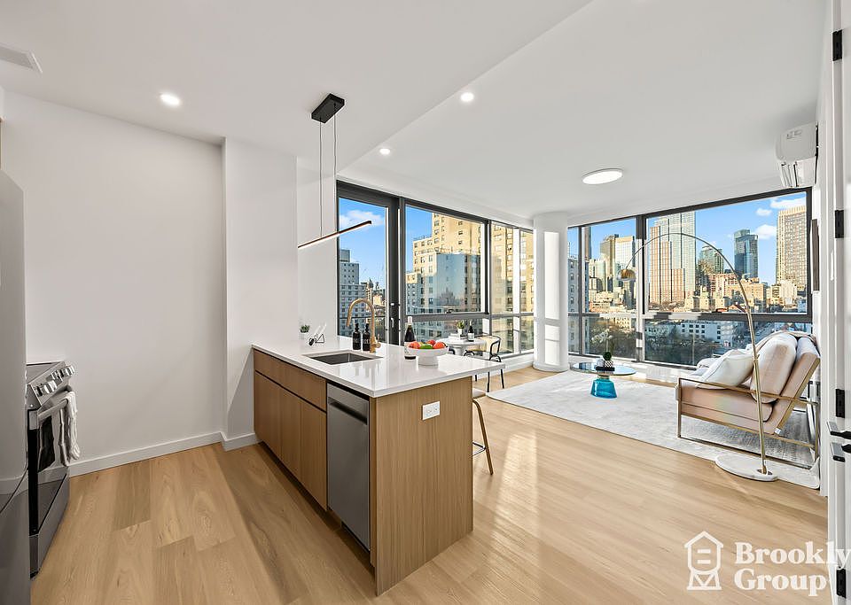 1st image of 556 Baltic St #1102