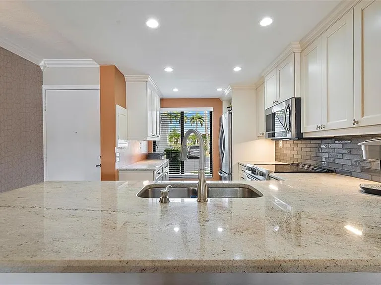 6277 Bahia Del Mar Blvd #110 — Photo 9