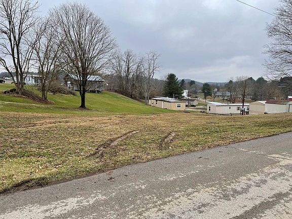4th image of 709 Hollybrook Dr