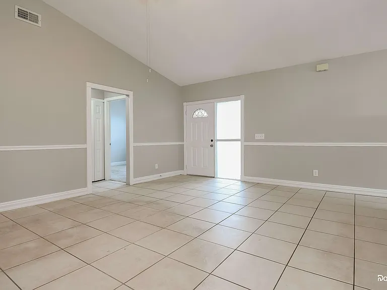 1961 Martina St — Photo 5