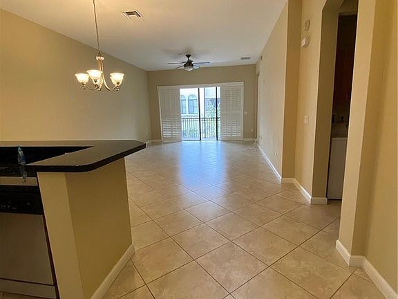 4th image of 2925 NW 126th Avenue #1-422