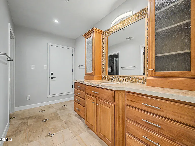 2311 E Colter St — Photo 31