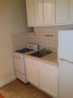 Rented by Eric Goodman Realty Corp | media 21