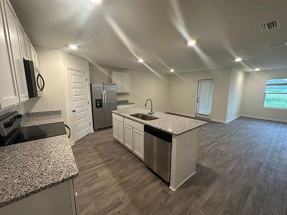 4th image of 17096 Muse St