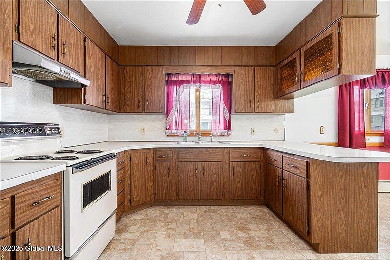 3rd image of 18 Newman Avenue